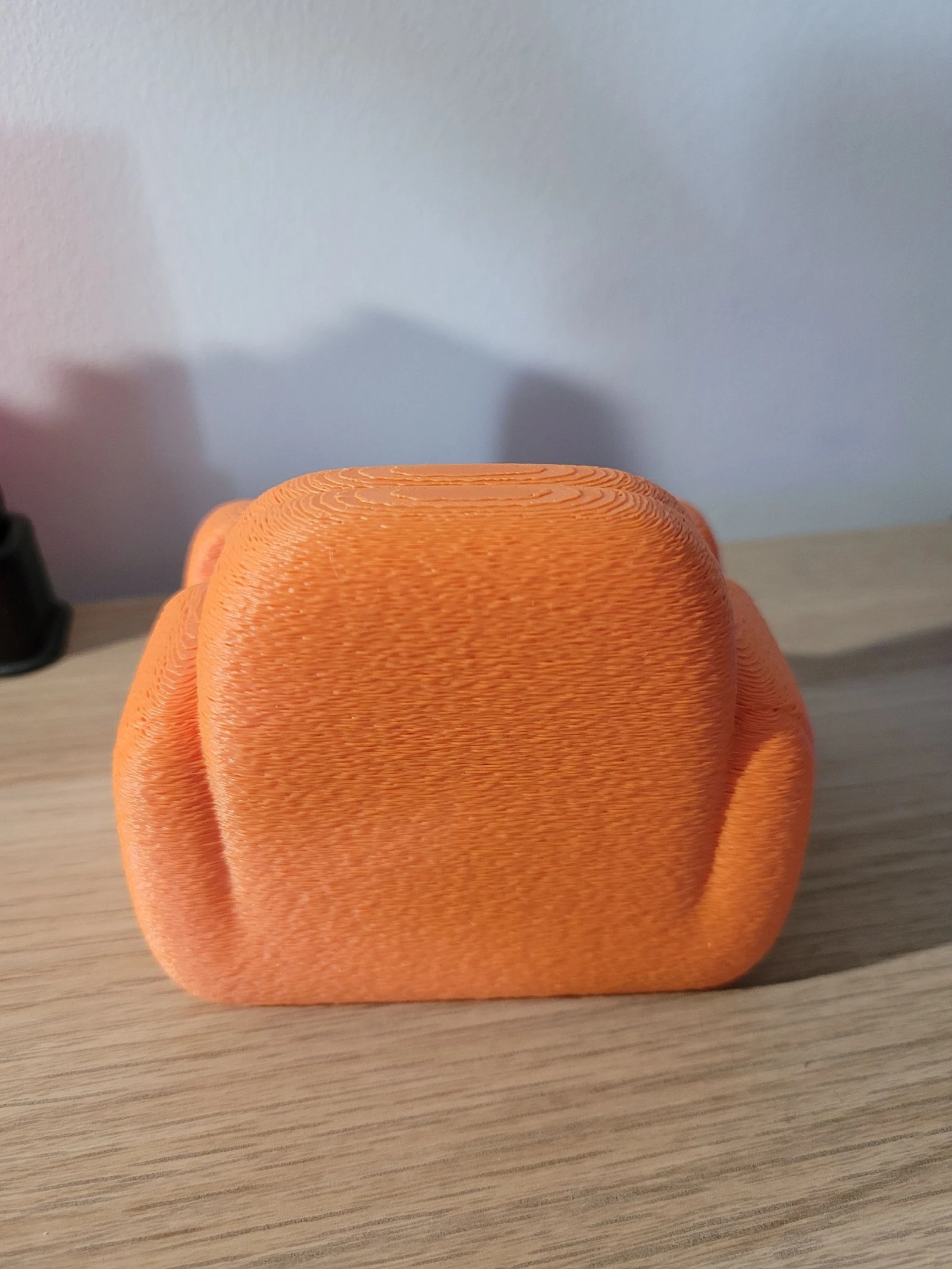 Suporte de telefone cadeira design laranja – Impressão 3D – photo 3